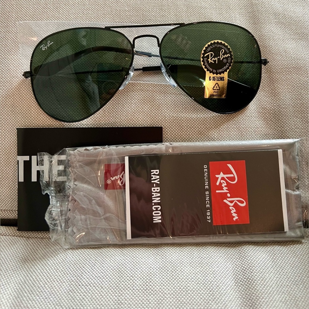 Men’s sunglasses-Ray Ban large metal aviator- black green lens